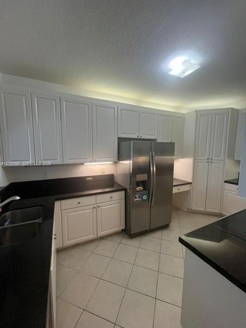 305-10720 Nw 66th St, Doral, FL, 33178-3659 | Card Image