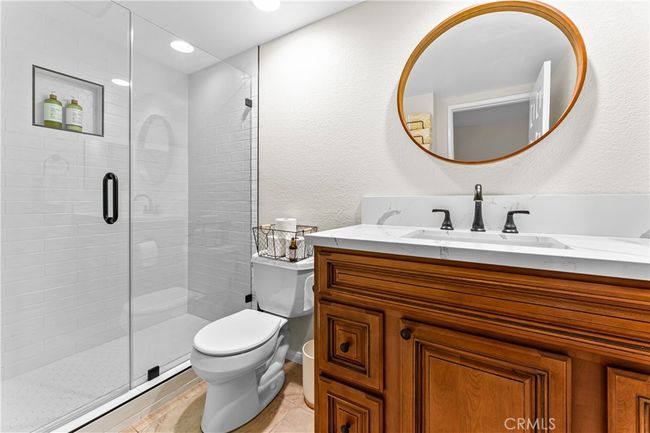 Downstairs Bathroom#3 | Image 34