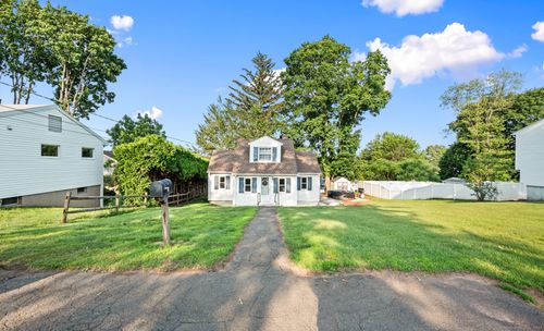 12 Homecrest St, Newington, CT, 06111-3711 | Card Image
