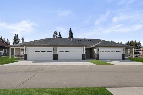 27-610 4 Avenue Sw, Sundre, AB, T0M1X0 | Card Image