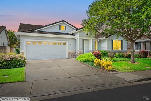 208 Mandarin Cir, Vacaville, CA, 95687-3113 | Card Image