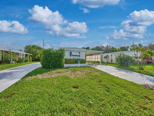 8421 Se Skylark Ave, Hobe Sound, FL, 33455-4578 | Card Image