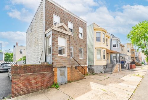 205 Beacon Ave, Jersey City, NJ, 07306-3501 | Card Image