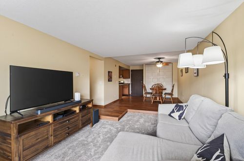 202ne-1601 N Innsbruck Dr, Fridley, MN, 55432-6046 | Card Image