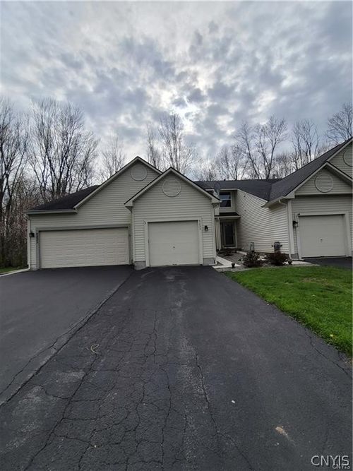 4233 Anguilla Dr, Liverpool, NY, 13090-1066 | Card Image