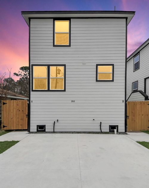 3912 Woolworth St, Houston, TX, 77026-4158 | Card Image