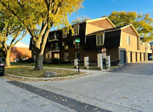203-5721 103rd St, Oak Lawn, IL, 60453-4465 | Card Image