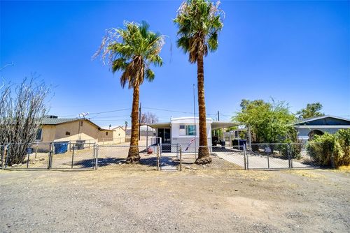 2270 E Riverview Cir, Bullhead City, AZ, 86442-7423 | Card Image