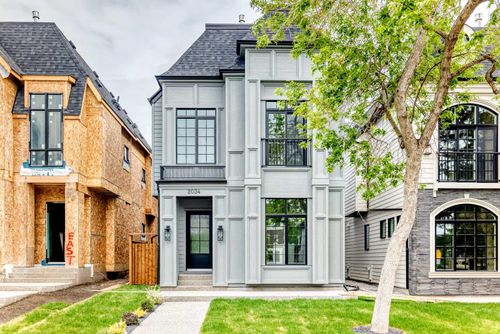 2034 52 Ave Sw, Calgary, AB, T3E1K1 | Card Image