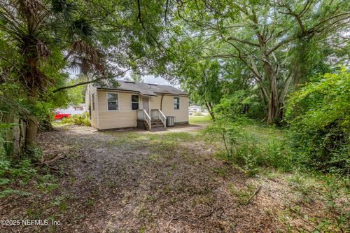 681 Chestnut Dr, Jacksonville, FL, 32208-5111 | Card Image