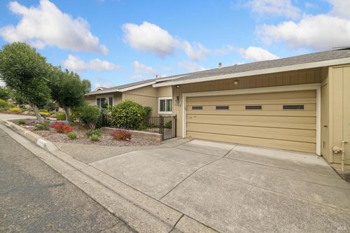 7103 Overlook Drive, Santa Rosa, CA, 95409 | Card Image