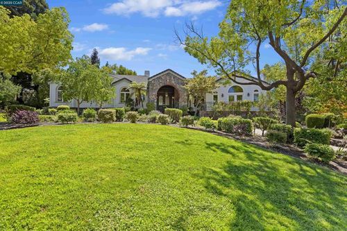 30 Crestview Ct, Lafayette, CA, 94549-2139 | Card Image