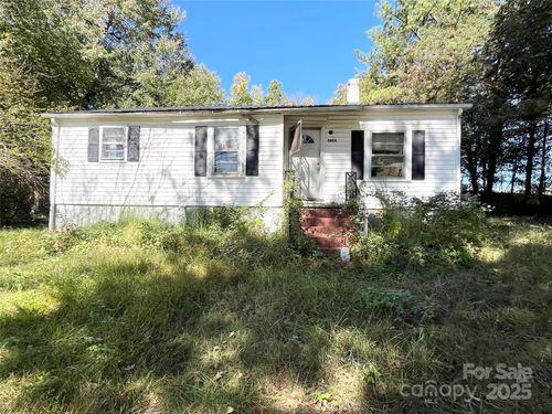 2424 Ashford Cir, High Point, NC, 27262-8050 | Card Image