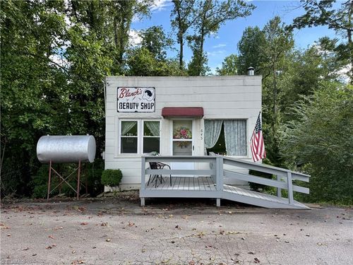 645 Boone Trl, North Wilkesboro, NC, 28659-8904 | Card Image