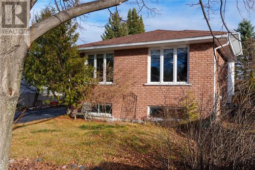 112 Ravina Ave, Garson, ON, P3L1C2 | Card Image