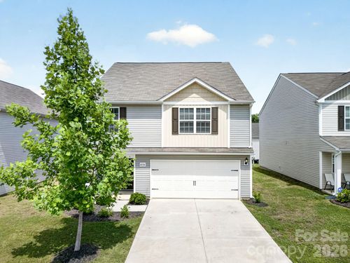 8128 Derby Woods Ln, Charlotte, NC, 28201 | Card Image