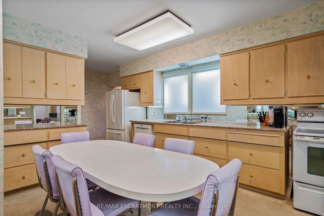 274 Mountain Brow Blvd, House other with 5 bedrooms, 3 bathrooms and 10 parking in Hamilton ON | Image 12