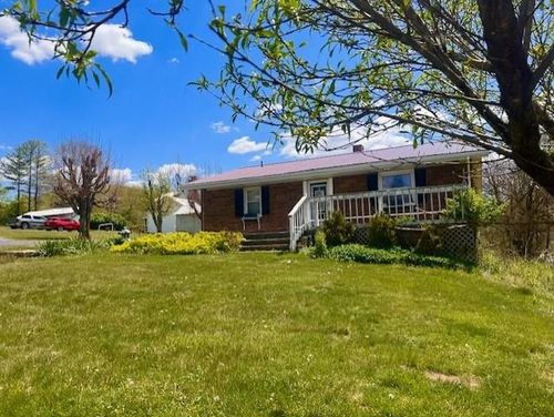 18 Lee St, Bland, VA, 24315-4504 | Card Image