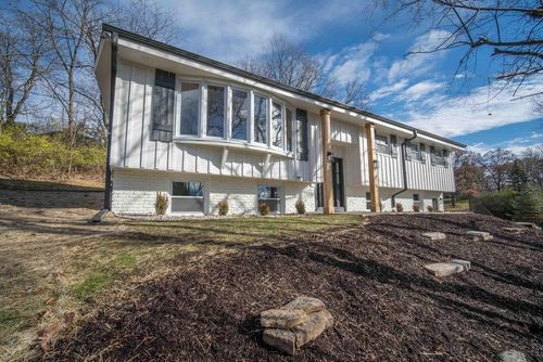 21740 W Lochinvar Lane, New Berlin, WI, 53146 | Card Image