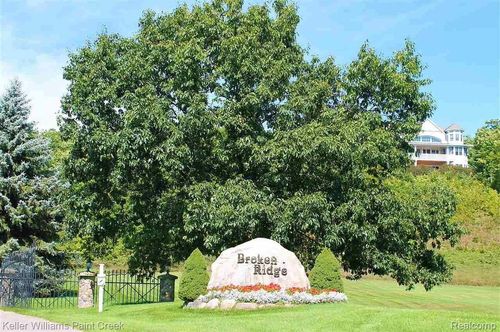 8050 Broken Rdg E, Harbor Springs, MI, 49740-8201 | Card Image