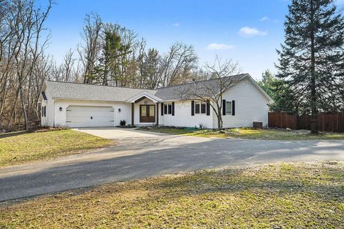 8856 N 42nd St, Augusta, MI, 49012-9649 | Card Image