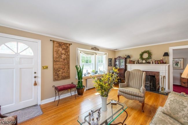 178 Walnut St, House other with 3 bedrooms, 2 bathrooms and null parking in Livingston NJ | Image 6