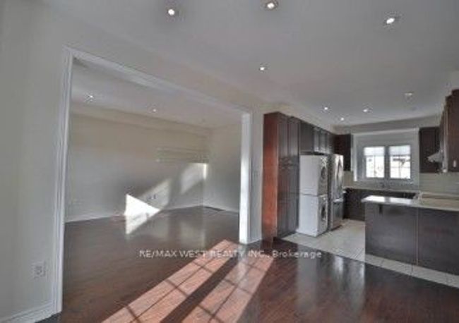 11 - 15 Old Colony Rd, House attached with 4 bedrooms, 4 bathrooms and 1 parking in Richmond Hill ON | Image 8