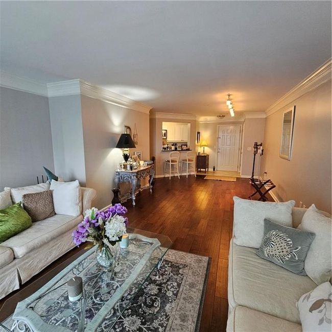 APT-1714 - 3334 Peachtree Rd Ne, Condo with 1 bedrooms, 1 bathrooms and 1 parking in Atlanta GA | Image 9