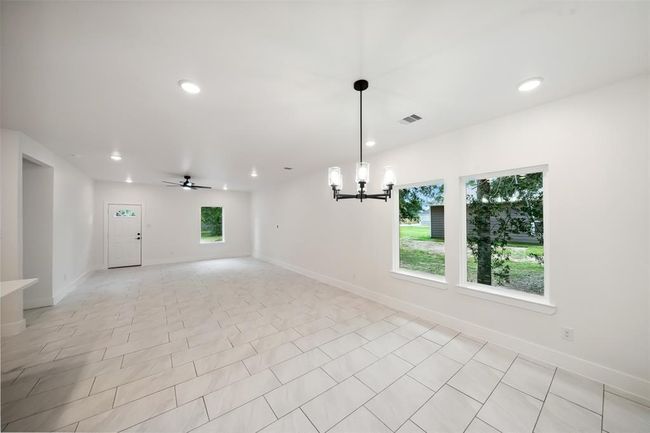 708 Azalea St, House other with 4 bedrooms, 2 bathrooms and 2 parking in Prairie View TX | Image 13