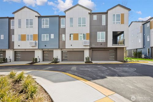 2502-12201 137th Pl Ne, Redmond, WA, 98052-1432 | Card Image
