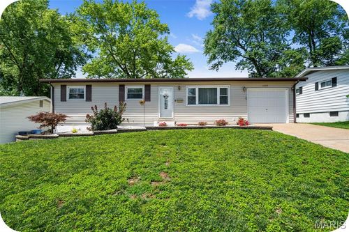 1255 Acredale Drive, Florissant, MO, 63033 | Card Image