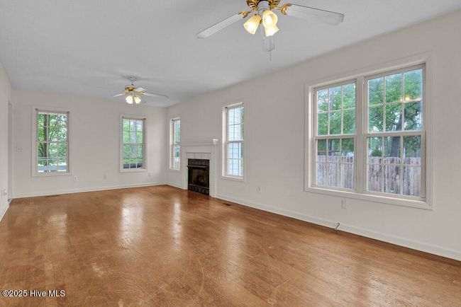 1372 E Boiling Spring Rd, House other with 3 bedrooms, 2 bathrooms and null parking in Southport NC | Image 6