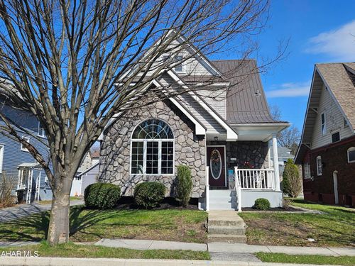 211 Logan Blvd, Altoona, PA, 16602-3116 | Card Image