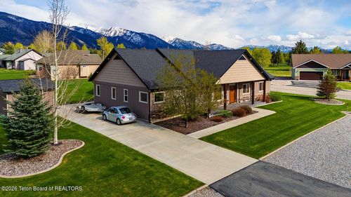 73 Country Club Way, Thayne, WY, 83127-9764 | Card Image