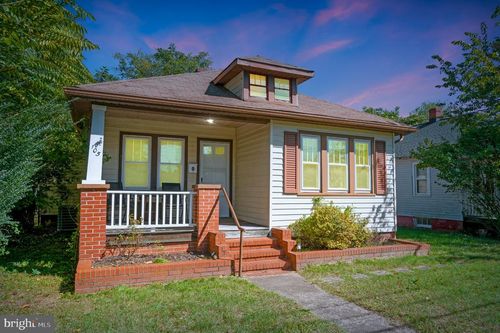 105 E Chatham St, FREDERICKSBURG, VA, 22405-2501 | Card Image