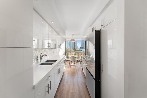 apt-807-1000 E Island Blvd, Aventura, FL, 33160-4938 | Card Image