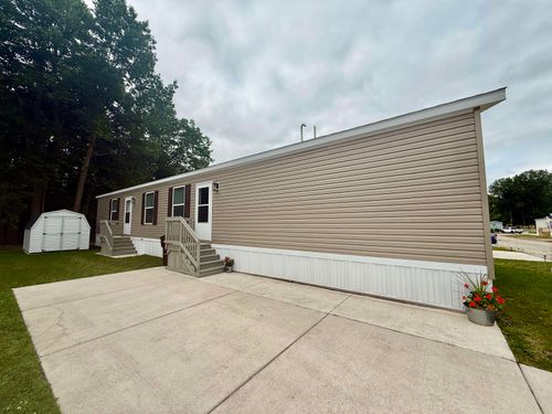 1178 Ironstone Dr, Mount Pleasant, MI, 48858-4559 | Card Image
