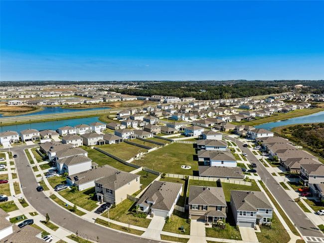 9804 Rowing Dale Bnd, House other with 4 bedrooms, 3 bathrooms and null parking in WESLEY CHAPEL FL | Image 54