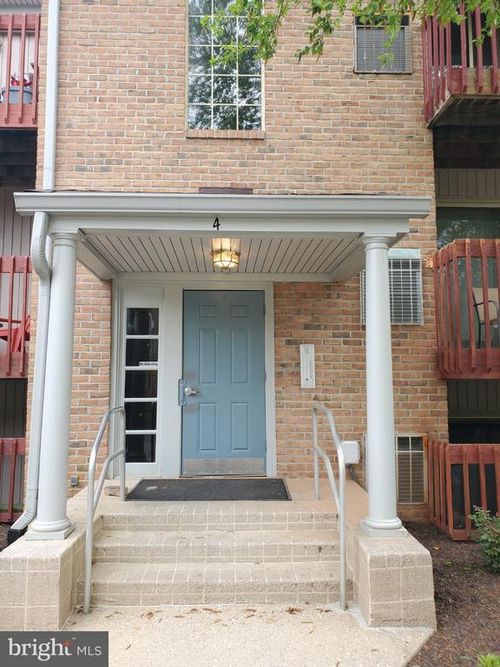 304-4 Banyan Wood Ct, ESSEX, MD, 21221-7355 | Card Image