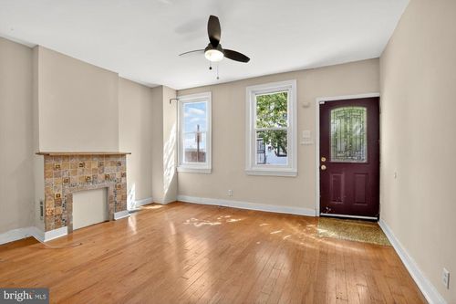 2532 Collins St, PHILADELPHIA, PA, 19125-1705 | Card Image
