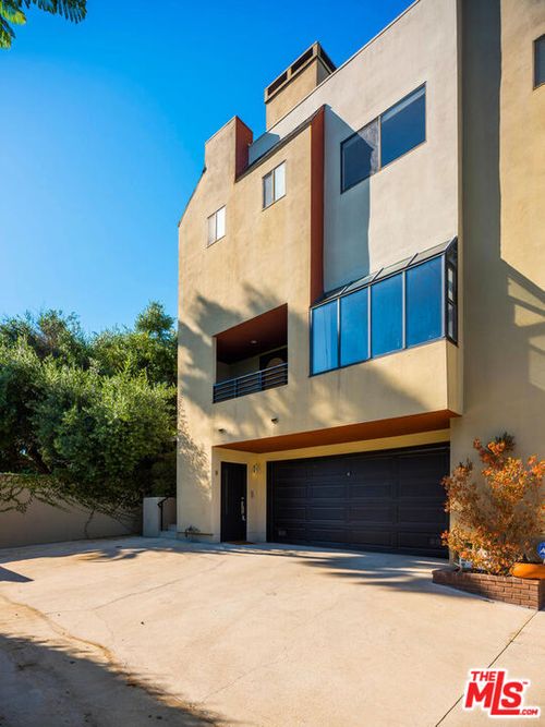 8-3023 Berkeley Ave, Los Angeles, CA, 90026 | Card Image