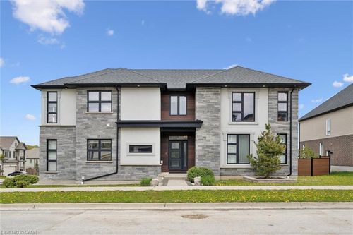 573 Mayapple St, Waterloo, ON, N2V0G2 | Card Image