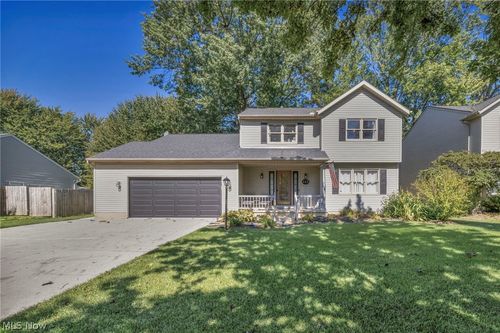 352 Carol Ln, Elyria, OH, 44035-8836 | Card Image