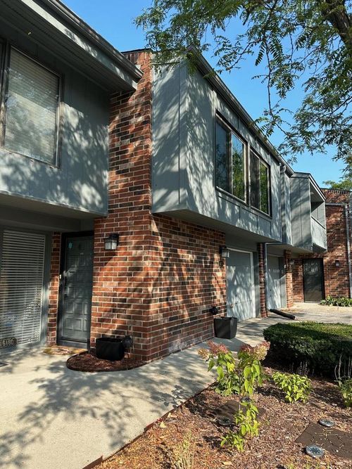 490 W Willow Court, Fox Point, WI, 53217 | Card Image