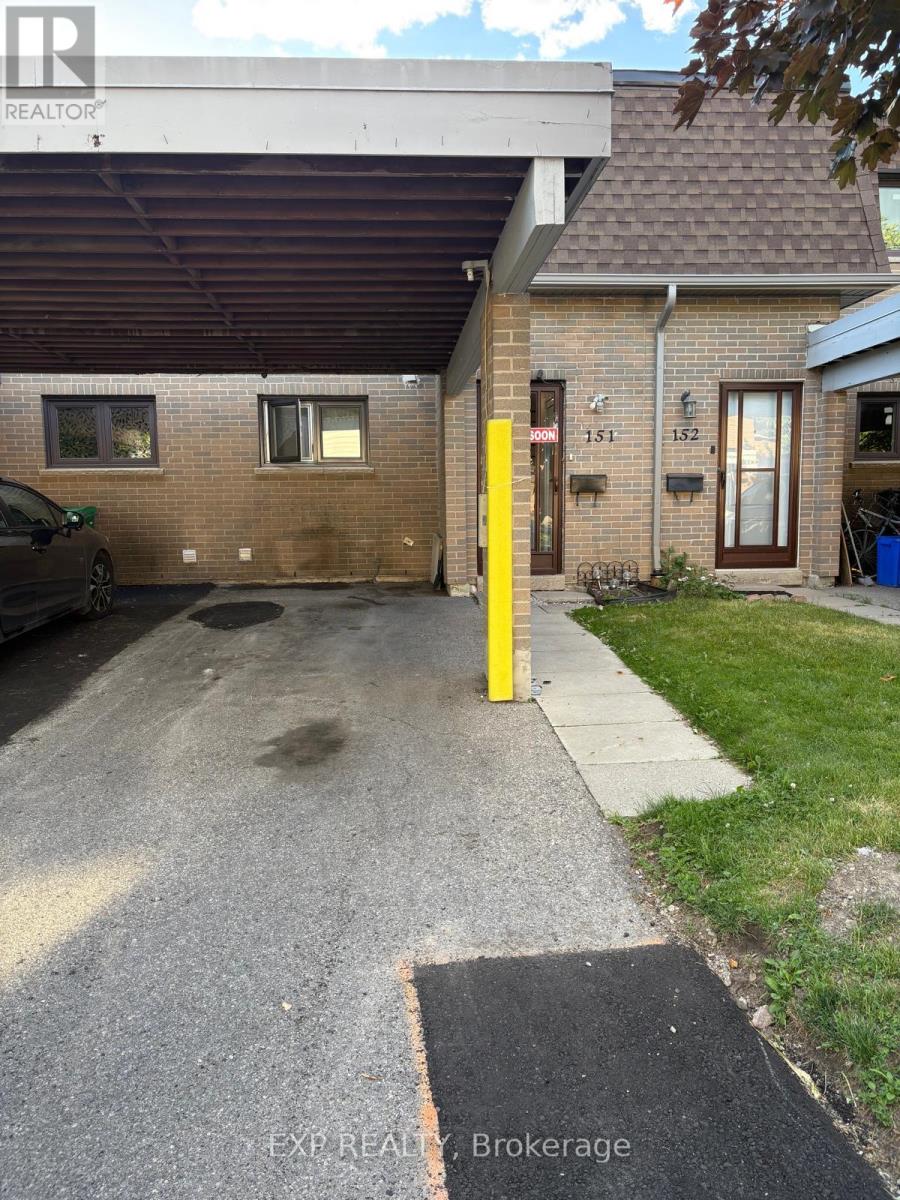 Residential in Brampton (Southgate) 2