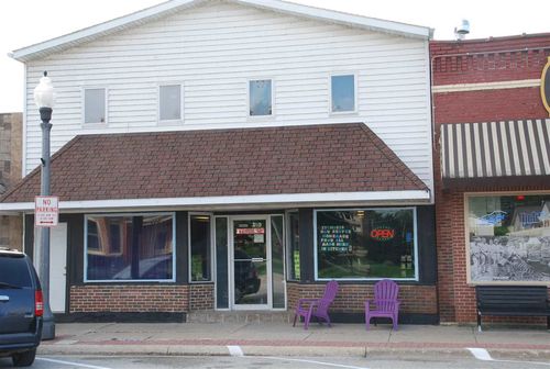 210 S Main St, Fayette, IA, 52142-7606 | Card Image