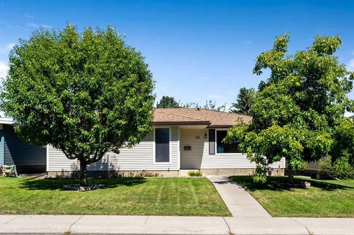 28 Brazeau Cres Sw, Calgary, AB, T2W0Z1 | Card Image