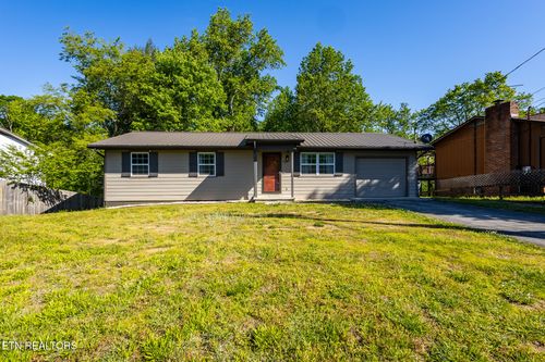 613 Red Bud Ln, Oliver Springs, TN, 37840-2315 | Card Image