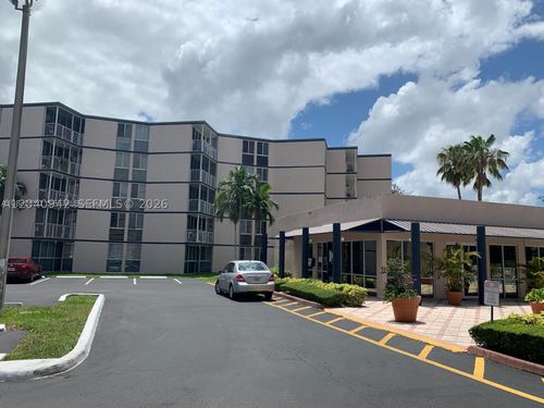 d310-7035 Nw 186th St, Hialeah, FL, 33015-8325 | Card Image