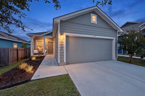3305 Breckenridge Dr, Austin, TX, 78744-3354 | Card Image